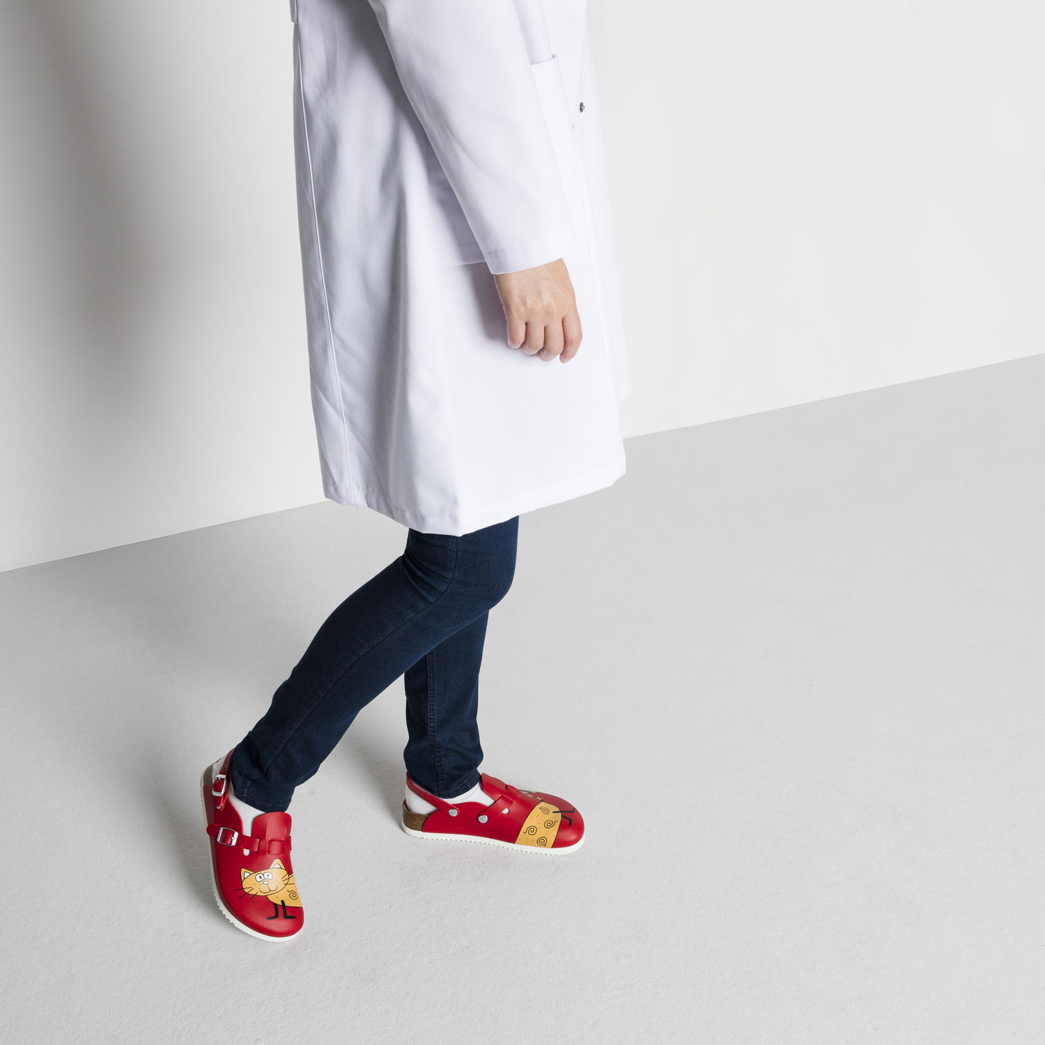 birkenstock clogs red