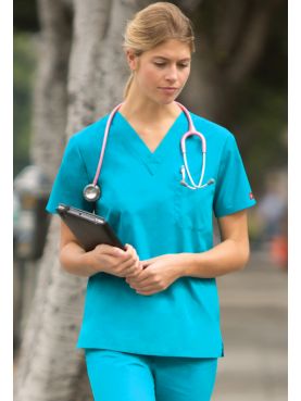 Blouse médicale Femme, Dickies, poche cœur, Collection "EDS signature" (83706), couleur fuchsia vue modèle