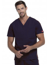 Blouse médicale Homme, Dickies, poche cœur, Collection "EDS signature" (83706), couleur bleu marine, vue modèle