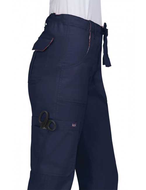 Pantalon médical Femme Koi "Sydney", collection Koi Stretch (753) bleu marine face