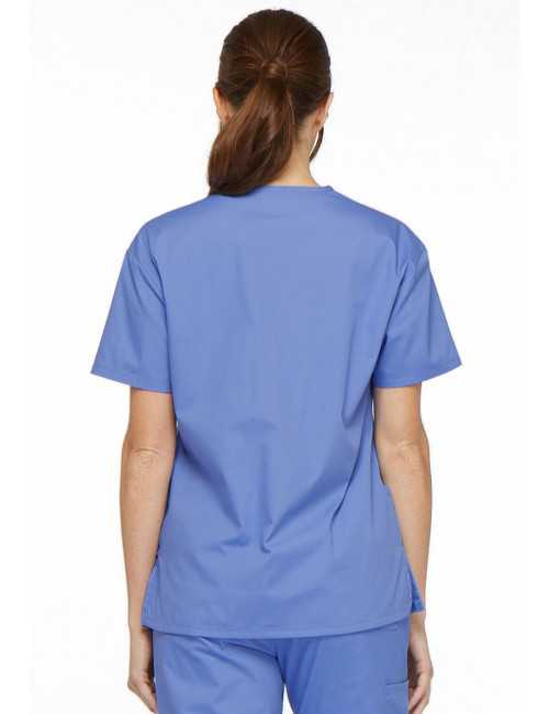 Blouse médicale Col V Femme, Dickies, 2 poches, Collection "EDS signature" (86706), couleur bleu ciel, vue modèle dos