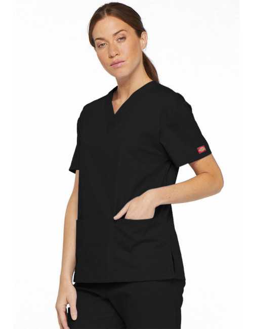 Blouse médicale Col V Femme, Dickies, 2 poches, Collection "EDS signature" (86706), couleur noire, vue modèle coté droit