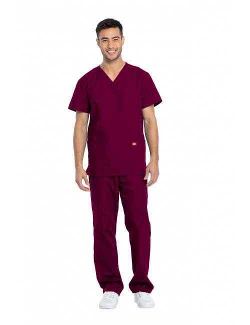 Ensemble médical Blouse et Pantalon, Unisexe, Dickies (DKP520C) homme face bordeaux