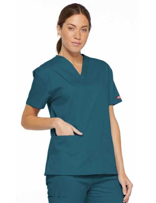 Blusa médica de cuello en V para mujeres, Dickies, 2 bolsillos, Colección "EDS Signature" (86706)