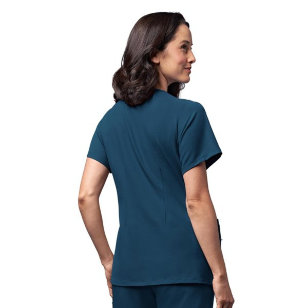 Wonderwink "Thive" waterproof gown for women (6322)