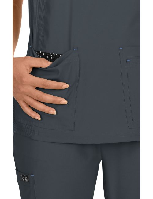 Blusa médica Mujer Koi "Katie", colección Koi Basics (374-)