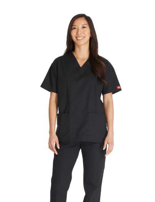 Blusa médica de cuello en V para hombres, Dickies, 2 bolsillos, Colección "EDS Signature" (86706)