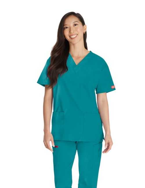 Blusa médica de cuello en V para hombres, Dickies, 2 bolsillos, Colección "EDS Signature" (86706)