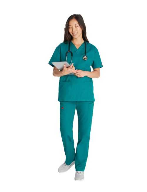 Blusa médica de cuello en V para hombres, Dickies, 2 bolsillos, Colección "EDS Signature" (86706)