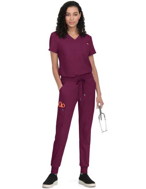 Blouse médicale Femme Koi "Aura", 2 poches, collection Cureology (C100), bordeaux de face 