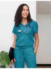 Blouse médicale Femme Koi "Aura", 2 poches, collection Cureology (C100), teal blue de face