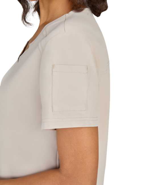 Bata médica de mujer Koi "Aura", colección Cureology (C100)