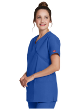 Bata médica de Women's Cache Coeur, Dickies, Colección "EDS Signature" (DKE632)