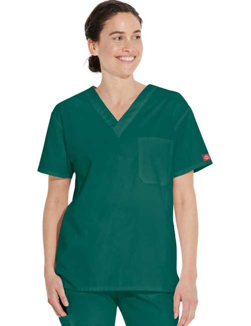 Men's Medical Gown, Dickies, Heart Pocket, "EDS Signature" Collection (83706)