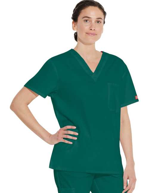 Bata médica para hombres, Dickies, Bolsillo para el corazón, Colección "EDS Signature" (83706)