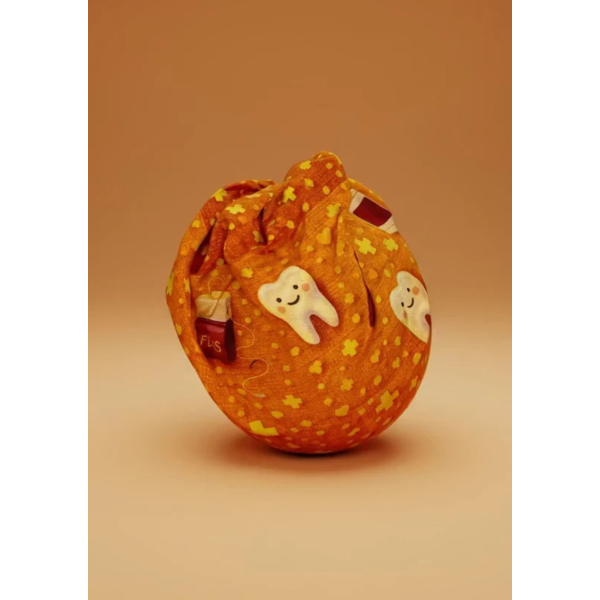 CALOTS 100% SOIE MEDISILK MADE IN FRANCE PERLA Dents sur fond orange (215-001)