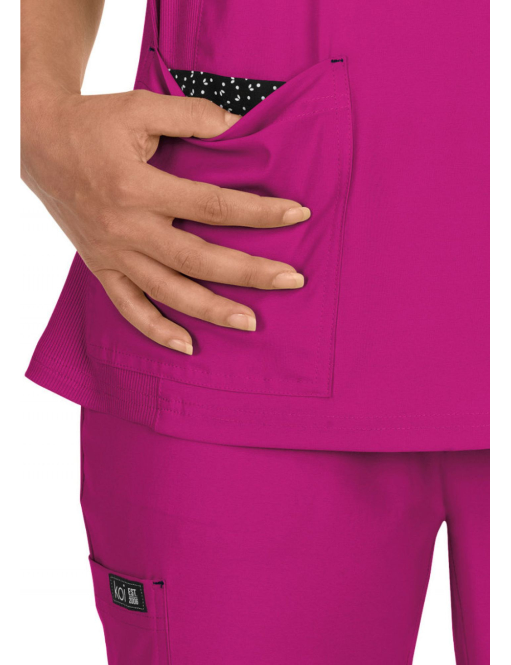 Blusa médica Mujer Koi "Katie", colección Koi Basics (374-)