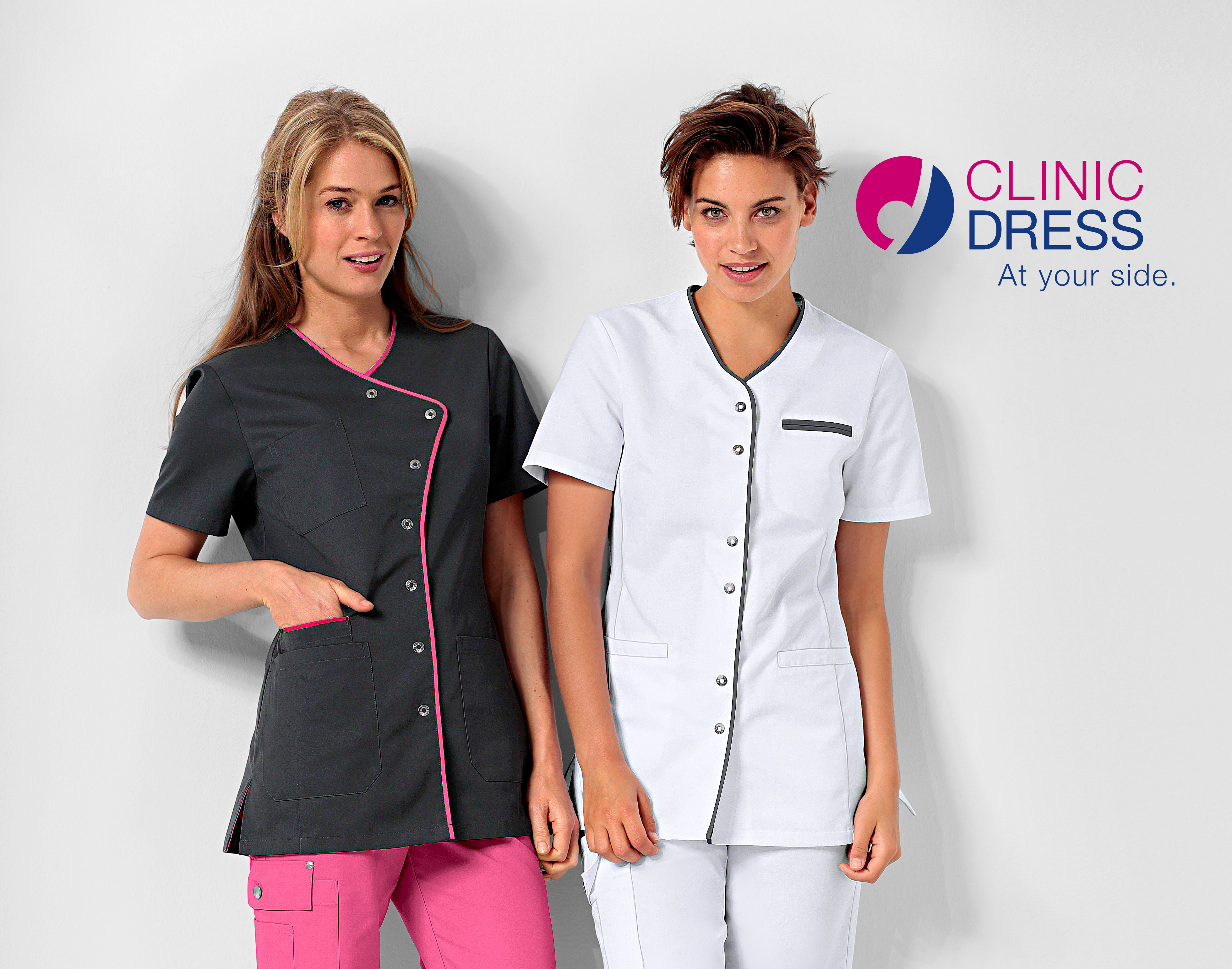 Visiter la boutique CLINIC DRESSCLINIC DRESS Tunique médicale Femme avec col en V Manches Courtes et Motif All-Over 