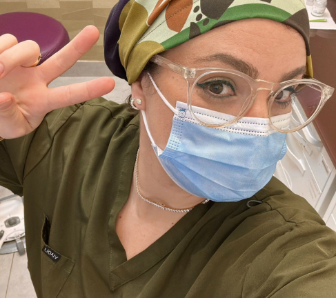 Calots médicaux et charlottes en soie : pourquoi ils changent tout ?