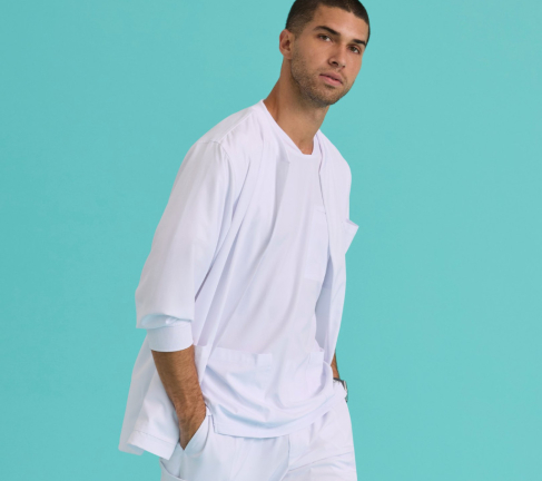 La blouse médicale blanche : Symbole intemporel et indispensable
